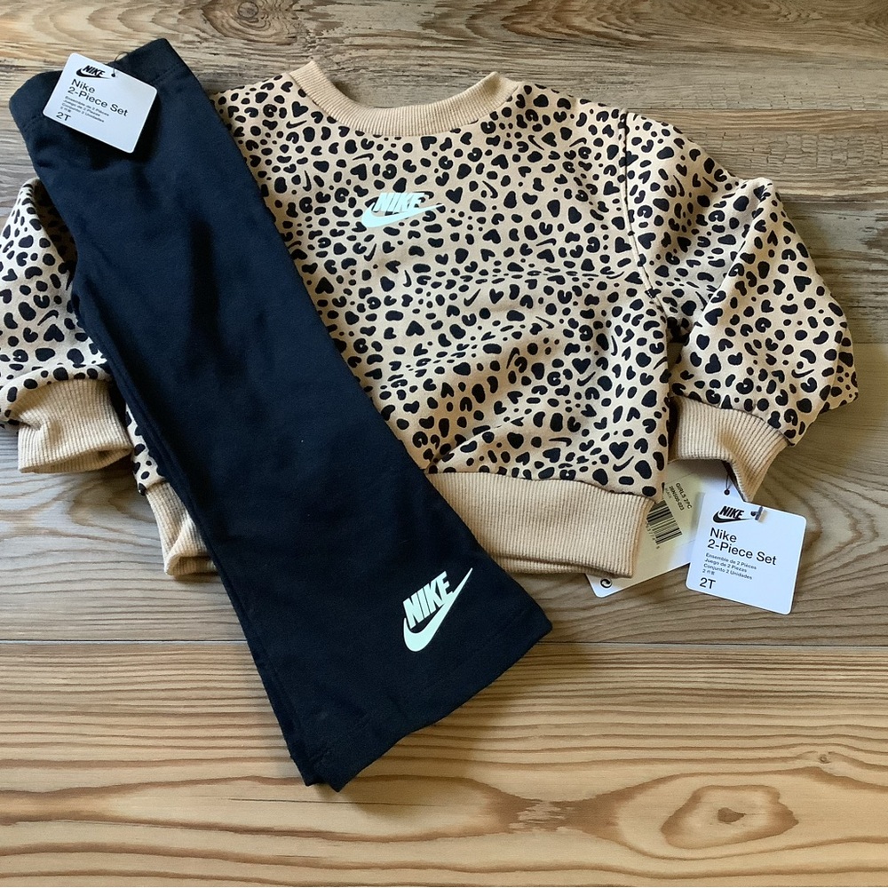 Nike girls 2pc set size 2T(NWT)~PRICE IS FIRM~